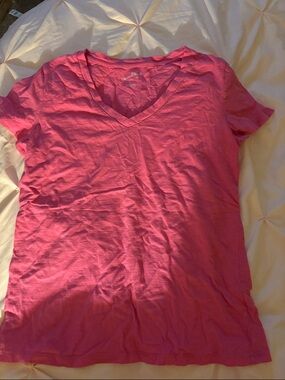 Universal Thread Pink V-Neck Short Sleeve Tee